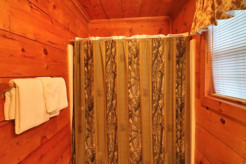 Alpine Mountain Sweetheart Cabin Jacuzzi #8 Helen Dış mekan fotoğraf