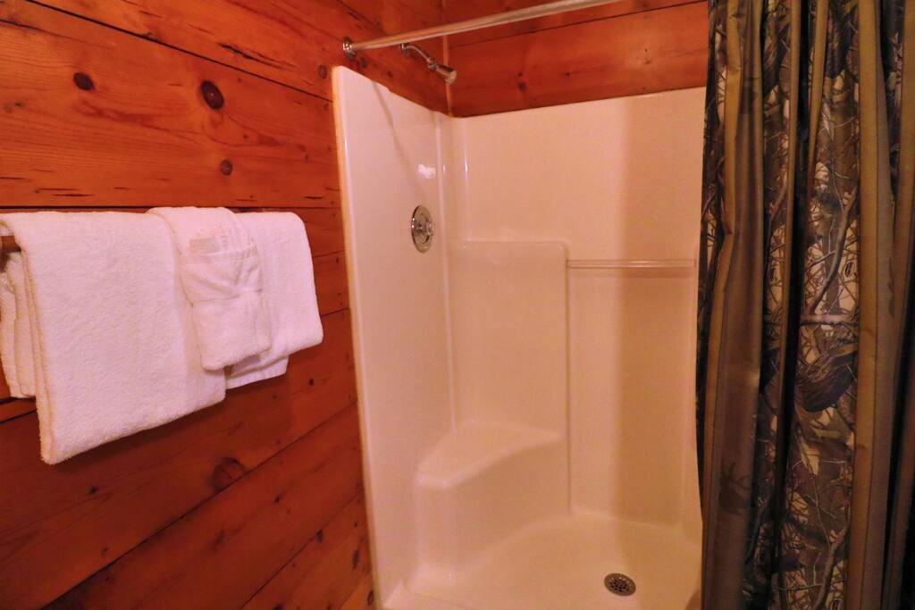 Alpine Mountain Sweetheart Cabin Jacuzzi #8 Helen Dış mekan fotoğraf
