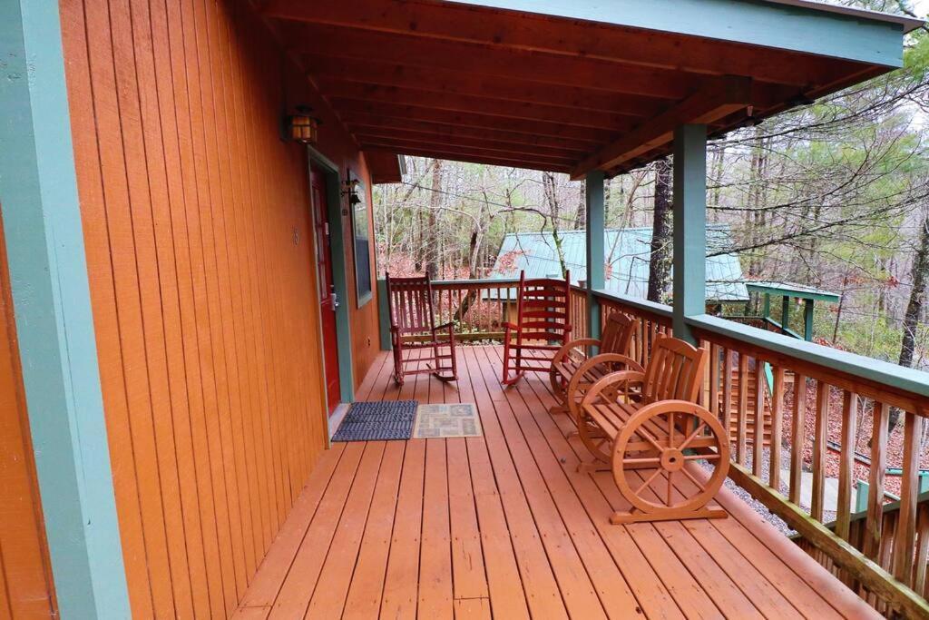 Alpine Mountain Sweetheart Cabin Jacuzzi #8 Helen Dış mekan fotoğraf